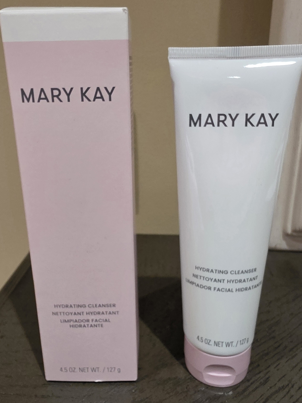 Mary Kay Pink & White Hydrating Facial Cleanser